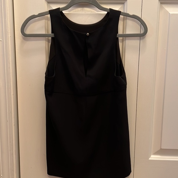 Black sleeveless extra small banana republic keyhole button back - Picture 4 of 4